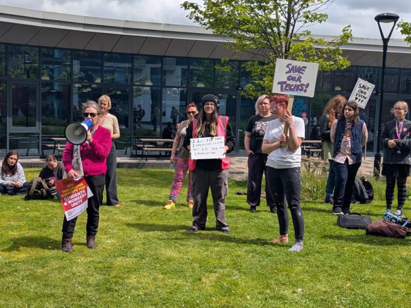 DMU students organise against&nbsp;cuts
